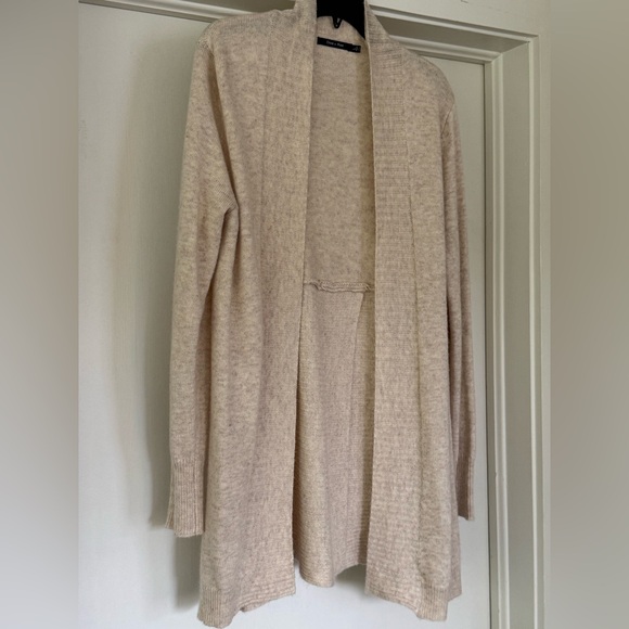 Doe & Rae Ribbed Detail Cream Cardigan with Split Back - Picture 2 of 6